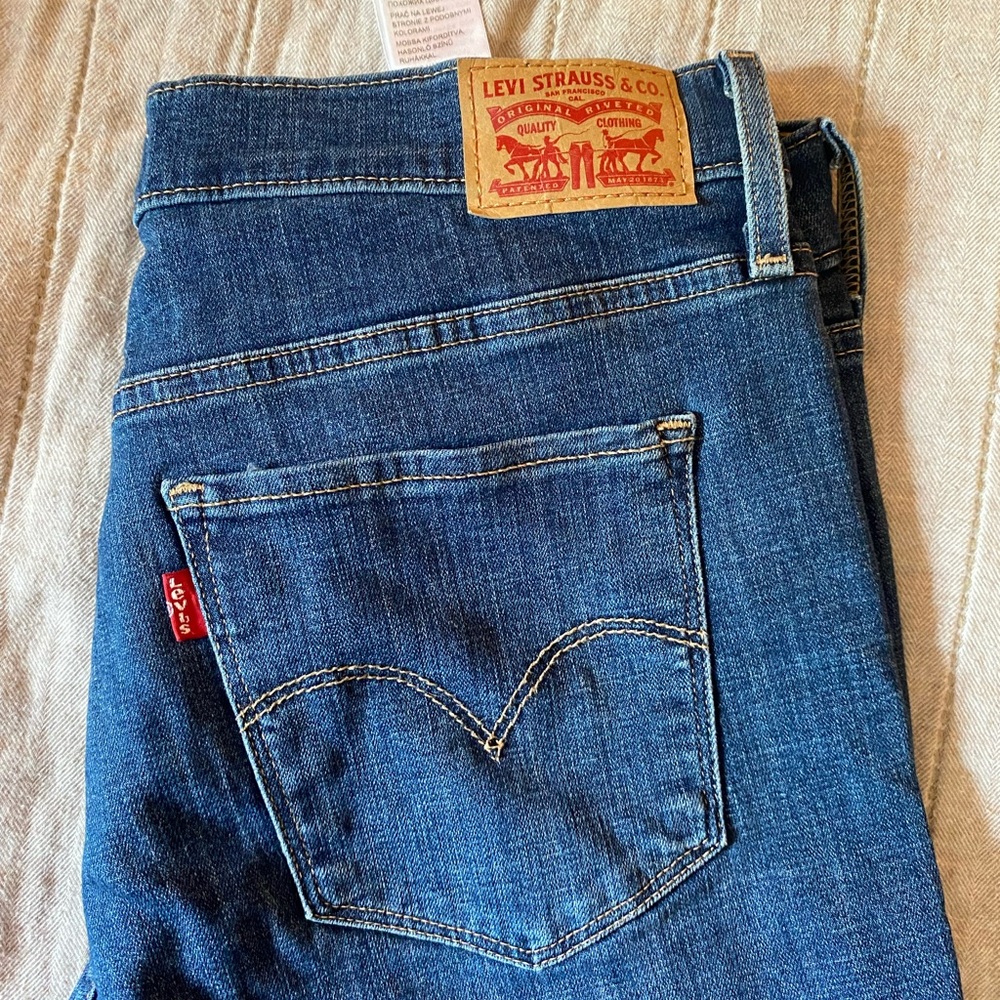 Levi’s 311 shaping skinny jeans